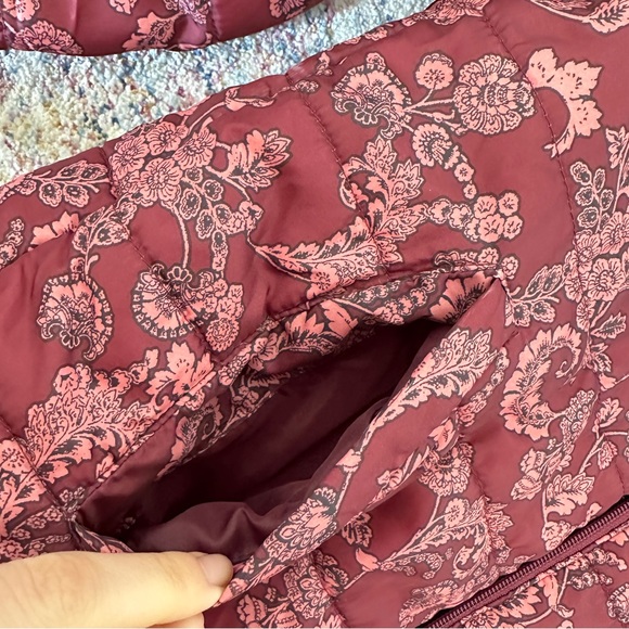 Stradivarius light puffer jacket with print size medium - Picture 5 of 9